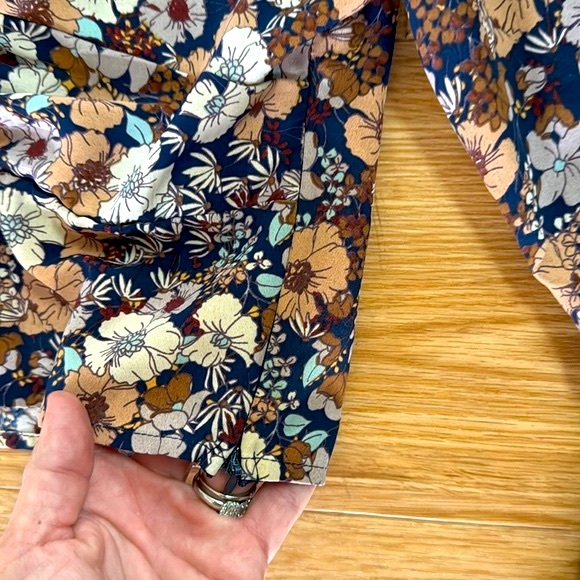 Altar'd State Women's Floral Cropped Long Sleeve Blouse with Cut Out Medium - Picture 6 of 8